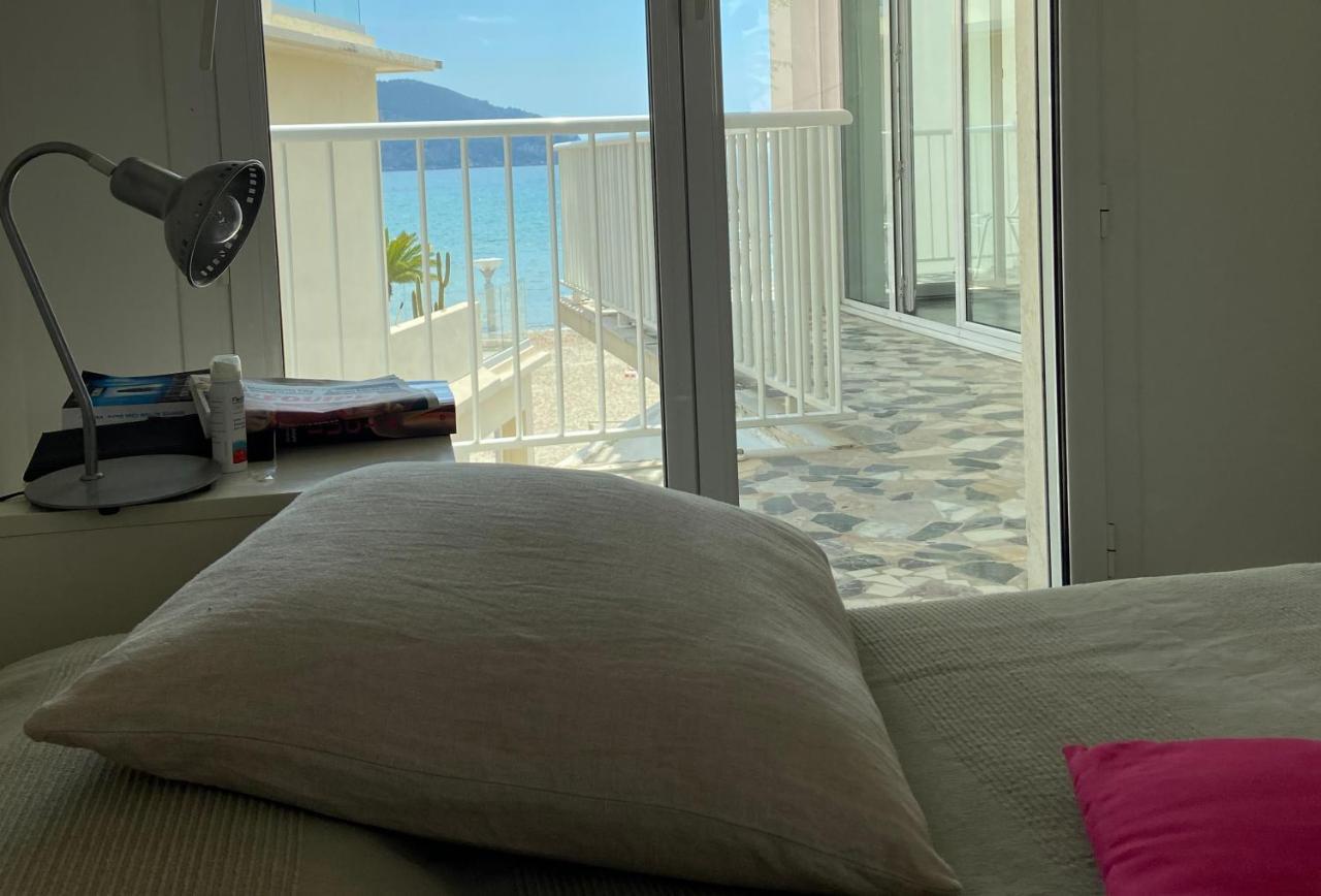 Les Pieds Dans L'O - Appartement 50M2 Front De Mer Saint-Cyr-sur-Mer Exterior foto